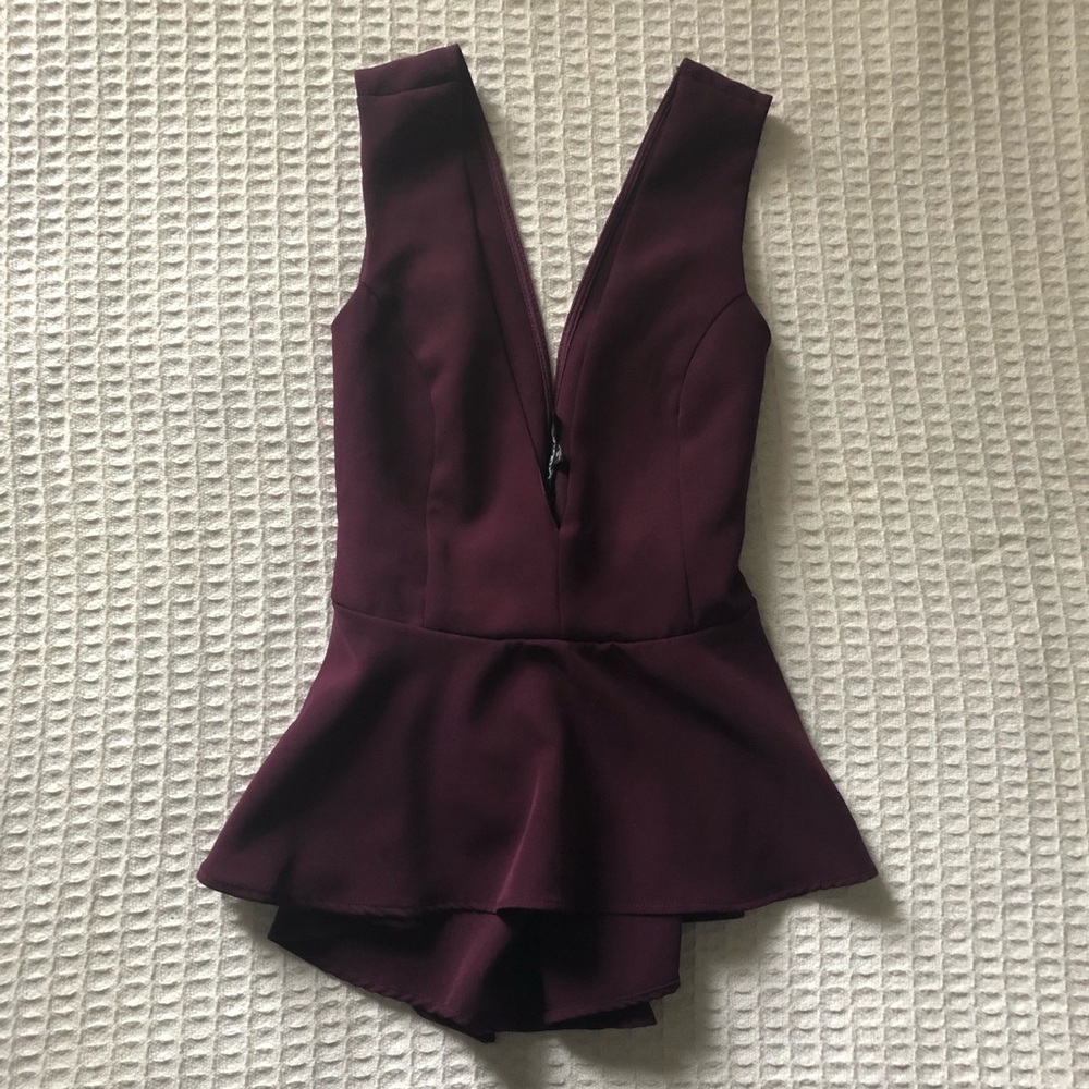 Lulu’s dark purple deep v peplum tie back tank S
